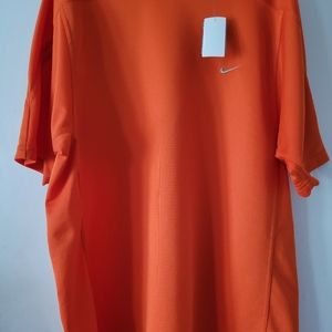 Nike T-shirt
